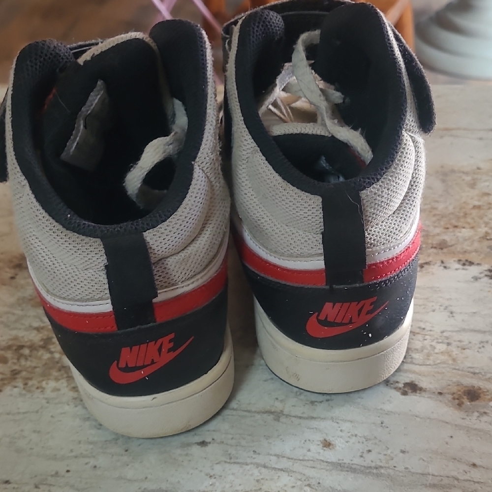 Nike Black and White High-Tops with Red Logo - Picture 4 of 4